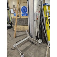 Thompson 200 litre tote bun hoist
